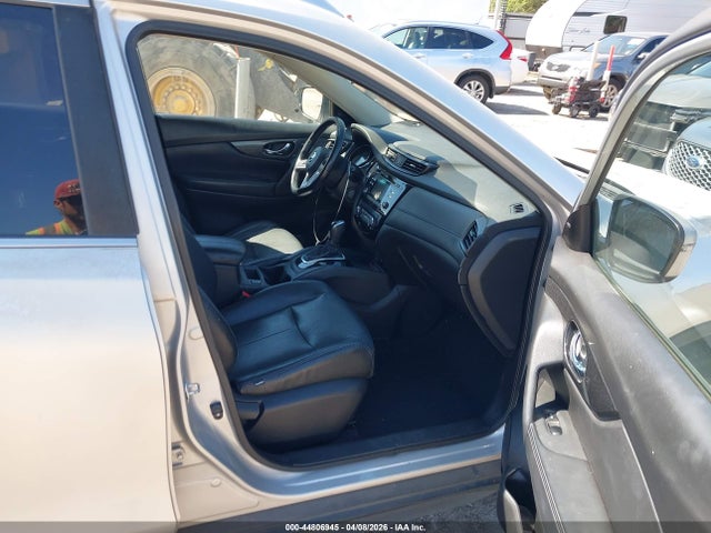 44806945 :رقم المزاد ، JN8AT2MV0HW021988 vin ، 2017 Nissan Rogue Sv مزاد بيع