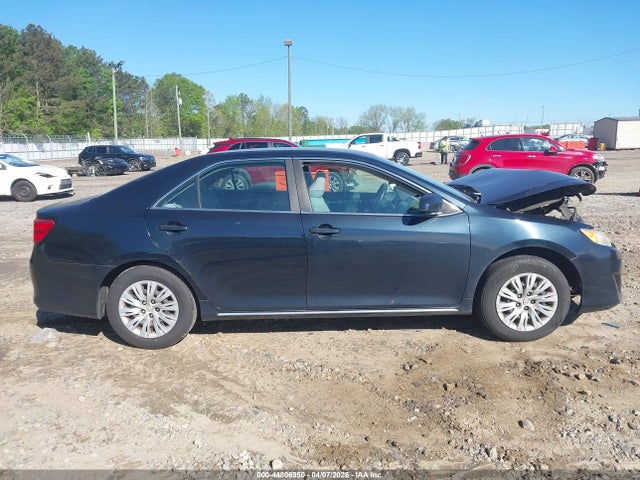44806950 :رقم المزاد ، 4T1BF1FK6CU052036 vin ، 2012 Toyota Camry Le مزاد بيع