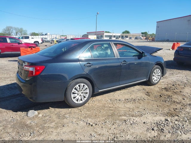 44806950 :رقم المزاد ، 4T1BF1FK6CU052036 vin ، 2012 Toyota Camry Le مزاد بيع