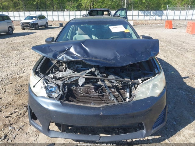 44806950 :رقم المزاد ، 4T1BF1FK6CU052036 vin ، 2012 Toyota Camry Le مزاد بيع