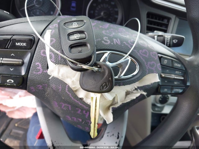 44806964 :رقم المزاد ، 5NPD84LF6KH442157 vin ، 2019 Hyundai Elantra Sel مزاد بيع