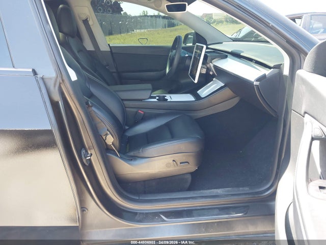 44806985 :رقم المزاد ، 5YJYGDEF3MF268809 vin ، 2021 Tesla Model Y Performance Dual Motor All-wheel Drive مزاد بيع