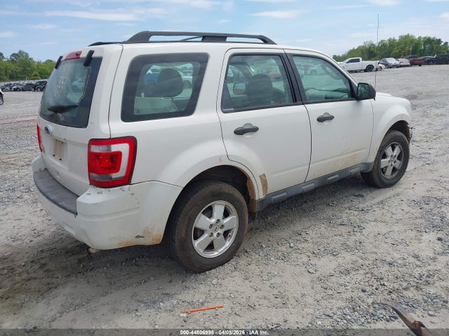 44806998 :رقم المزاد ، 1FMCU0C76CKC60224 vin ، 2012 Ford Escape Xls مزاد بيع