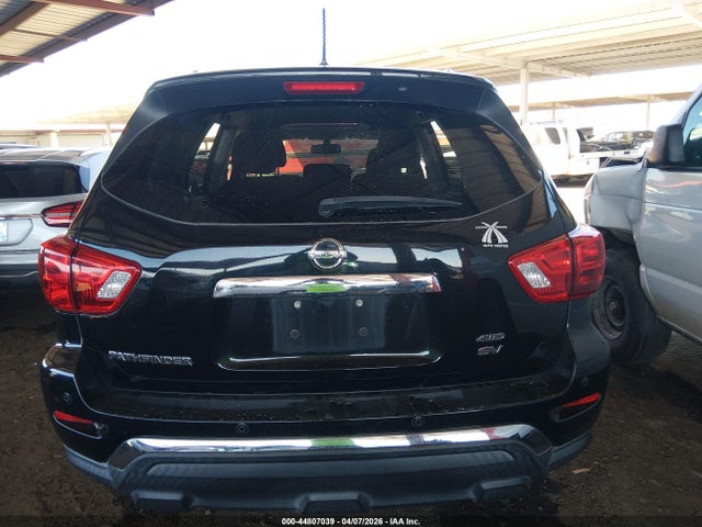 44807039 :رقم المزاد ، 5N1DR2MM6HC661800 vin ، 2017 Nissan Pathfinder Sv مزاد بيع