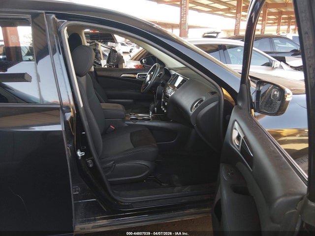 44807039 :رقم المزاد ، 5N1DR2MM6HC661800 vin ، 2017 Nissan Pathfinder Sv مزاد بيع