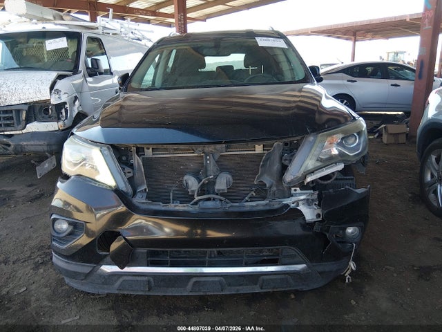 44807039 :رقم المزاد ، 5N1DR2MM6HC661800 vin ، 2017 Nissan Pathfinder Sv مزاد بيع