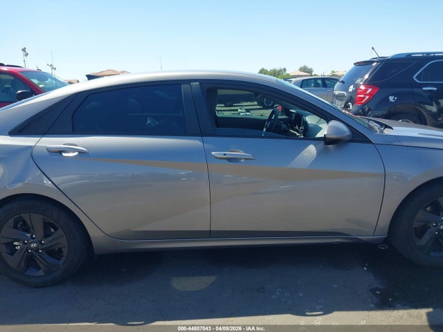 2023 Hyundai Elantra Hybrid Blue მანქანა იყიდება აუქციონზე, vin: KMHLM4AJ4PU070065, აუქციონის ნომერი: 44807043