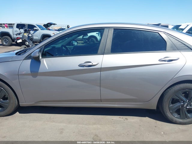 2023 Hyundai Elantra Hybrid Blue მანქანა იყიდება აუქციონზე, vin: KMHLM4AJ4PU070065, აუქციონის ნომერი: 44807043