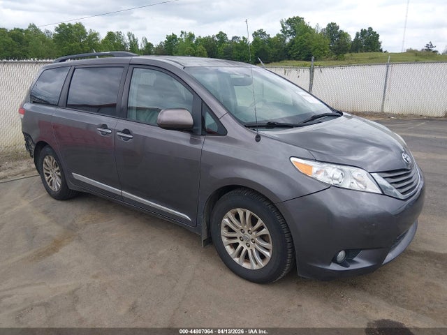 Auction sale of the 2013 Toyota Sienna Xle V6 8 Passenger, vin: 5TDYK3DC7DS383019, lot number: 44807064