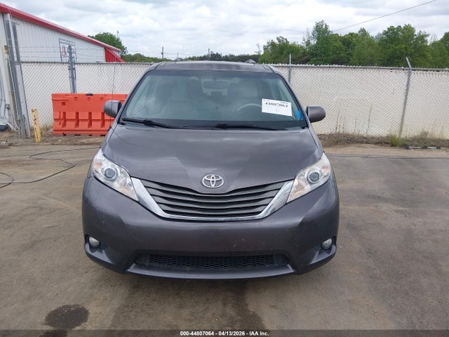 Продажа на аукционе авто 2013 Toyota Sienna Xle V6 8 Passenger, vin: 5TDYK3DC7DS383019, номер лота: 44807064