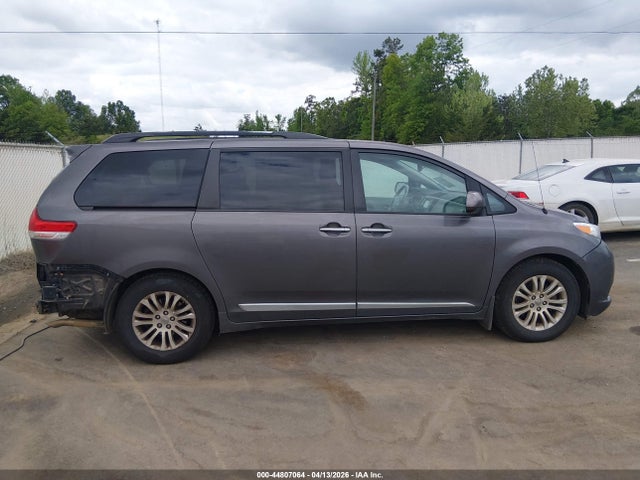 Продажа на аукционе авто 2013 Toyota Sienna Xle V6 8 Passenger, vin: 5TDYK3DC7DS383019, номер лота: 44807064
