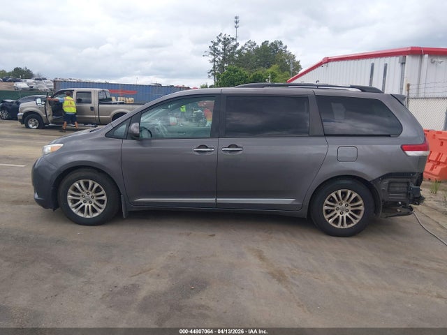 Продажа на аукционе авто 2013 Toyota Sienna Xle V6 8 Passenger, vin: 5TDYK3DC7DS383019, номер лота: 44807064