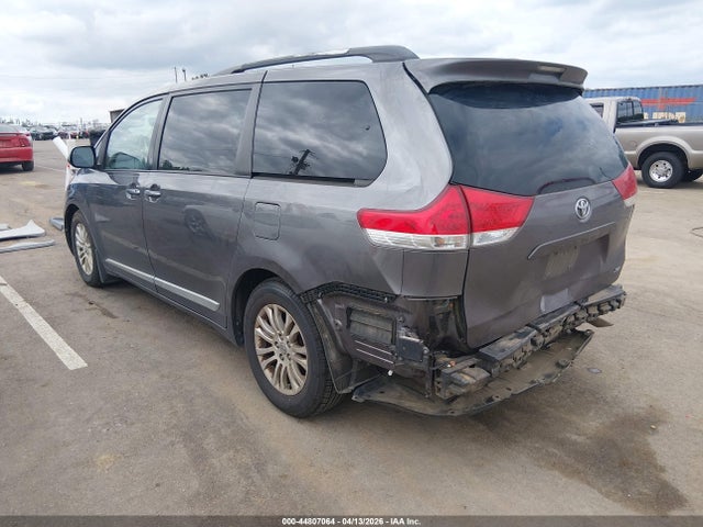 Продажа на аукционе авто 2013 Toyota Sienna Xle V6 8 Passenger, vin: 5TDYK3DC7DS383019, номер лота: 44807064