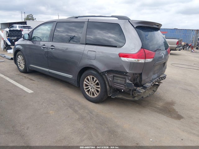 Продажа на аукционе авто 2013 Toyota Sienna Xle V6 8 Passenger, vin: 5TDYK3DC7DS383019, номер лота: 44807064