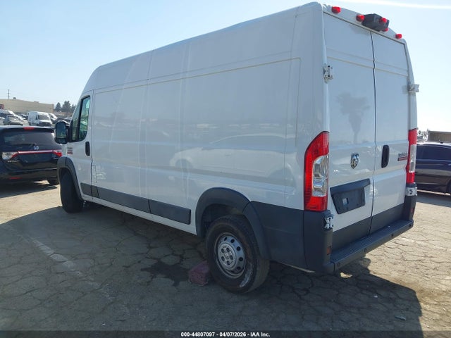 2018 RAM PROMASTER 2500 3C6TRVDG0JE100588 Photo 2