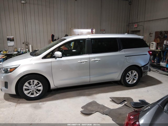 2017 Kia Sedona Lx მანქანა იყიდება აუქციონზე, vin: KNDMB5C12H6240799, აუქციონის ნომერი: 44807116