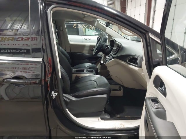 Chrysler Pacifica Hybrid Select 2024 2C4RC1S77RR188467 Image 5