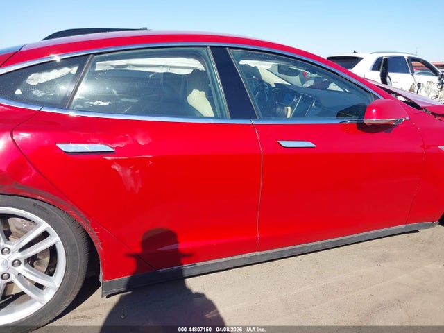 5YJSA1E19FF105823 Tesla Model S 60/70/85
