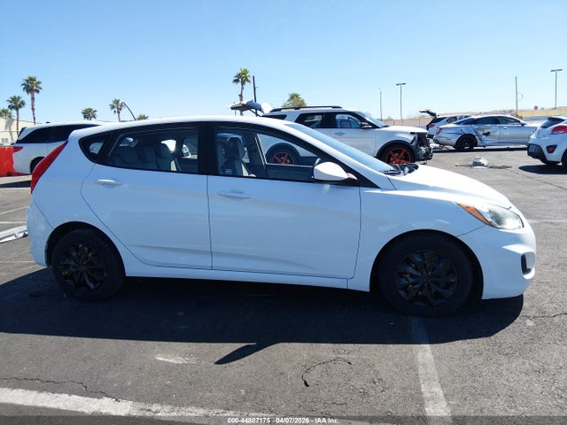 KMHCT5AE5HU319731 Hyundai ACCENT SE