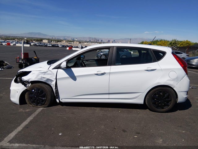 KMHCT5AE5HU319731 Hyundai ACCENT SE