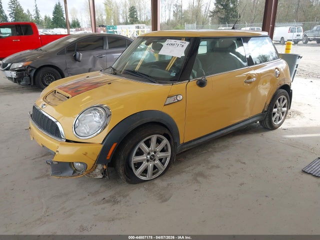2009 MINI COOPER S WMWMF73579TW86935 Photo 1