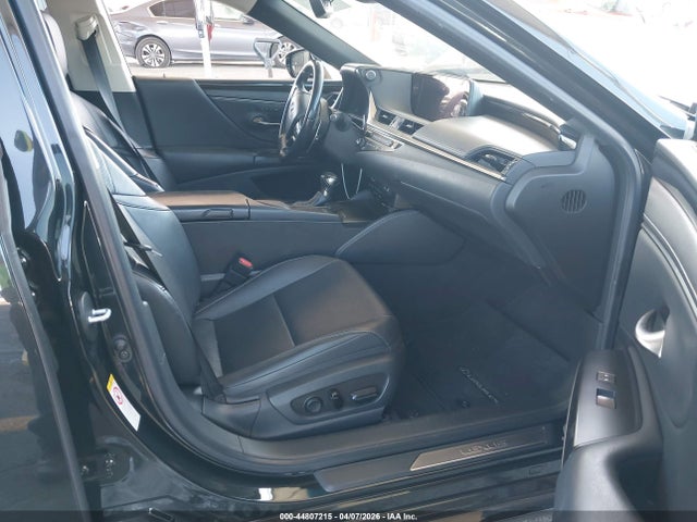 Продажа на аукционе авто 2019 Lexus Es 350, vin: JTHBZ1B18K2005074, номер лота: 44807215