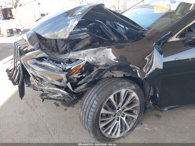 Продажа на аукционе авто 2019 Lexus Es 350, vin: JTHBZ1B18K2005074, номер лота: 44807215