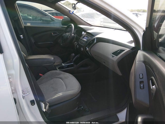 KM8JT3AF5FU965319 Hyundai TUCSON GLS