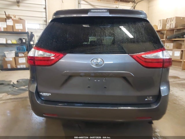 5TDJZ3DC5HS183064 Toyota Sienna Le 7 Passenger