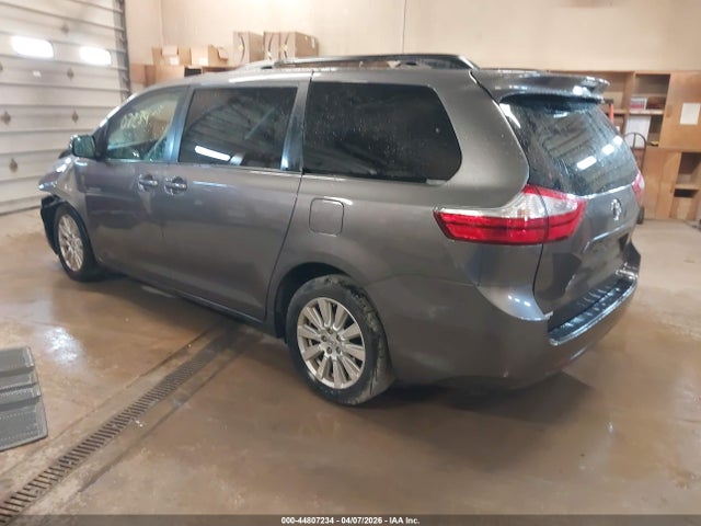 5TDJZ3DC5HS183064 Toyota Sienna Le 7 Passenger