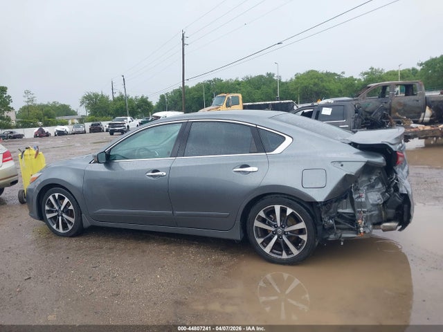 2017 Nissan Altima 2.5 Sr მანქანა იყიდება აუქციონზე, vin: 1N4AL3AP9HN324738, აუქციონის ნომერი: 44807241