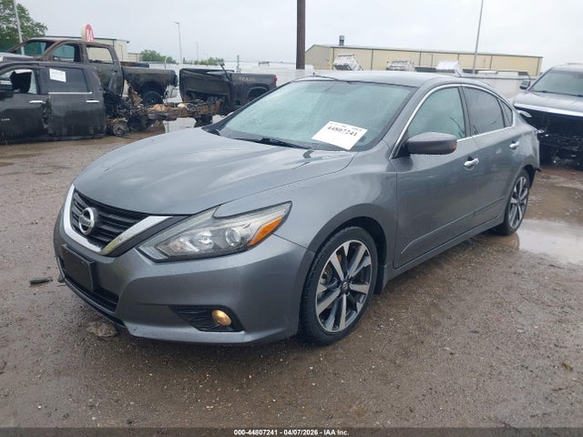 2017 Nissan Altima 2.5 Sr მანქანა იყიდება აუქციონზე, vin: 1N4AL3AP9HN324738, აუქციონის ნომერი: 44807241