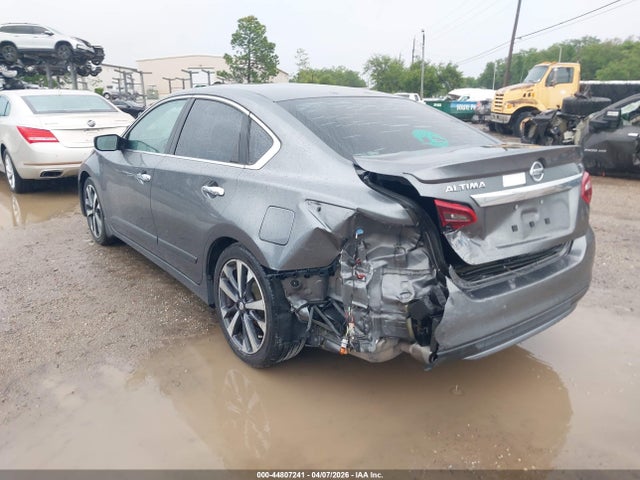 2017 Nissan Altima 2.5 Sr მანქანა იყიდება აუქციონზე, vin: 1N4AL3AP9HN324738, აუქციონის ნომერი: 44807241