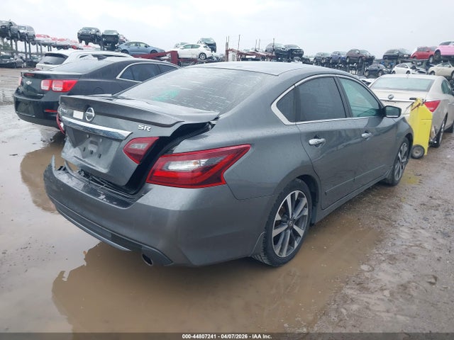 2017 Nissan Altima 2.5 Sr მანქანა იყიდება აუქციონზე, vin: 1N4AL3AP9HN324738, აუქციონის ნომერი: 44807241