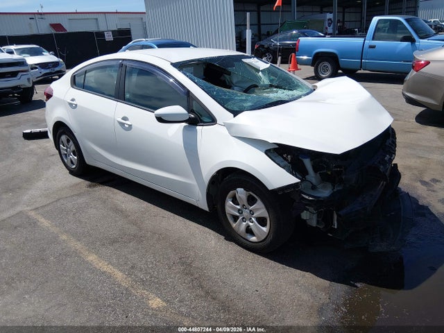 2017 Kia Forte Lx მანქანა იყიდება აუქციონზე, vin: 3KPFK4A77HE027383, აუქციონის ნომერი: 44807244