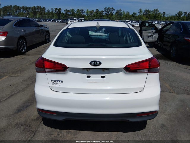 2017 Kia Forte Lx მანქანა იყიდება აუქციონზე, vin: 3KPFK4A77HE027383, აუქციონის ნომერი: 44807244