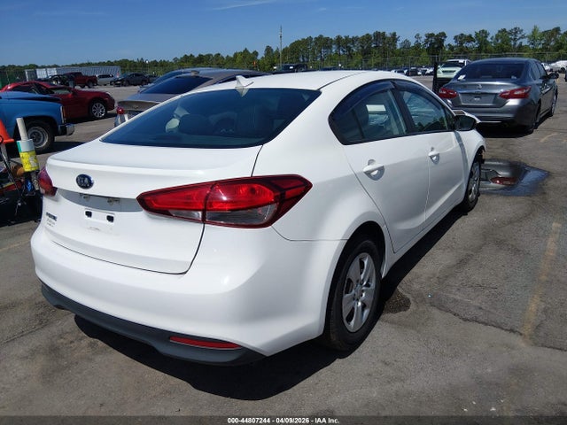 2017 Kia Forte Lx მანქანა იყიდება აუქციონზე, vin: 3KPFK4A77HE027383, აუქციონის ნომერი: 44807244