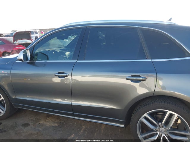 WA1CCAFP8GA102353 Audi Sq5 3.0t Premium Plus