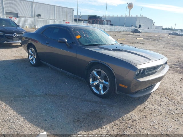 Продажа на аукционе авто 2014 Dodge Challenger Sxt, vin: 2C3CDYAG0EH111747, номер лота: 44807284