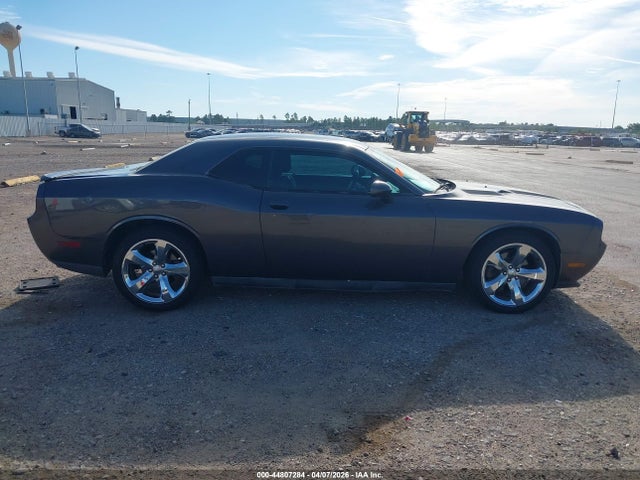 Продажа на аукционе авто 2014 Dodge Challenger Sxt, vin: 2C3CDYAG0EH111747, номер лота: 44807284