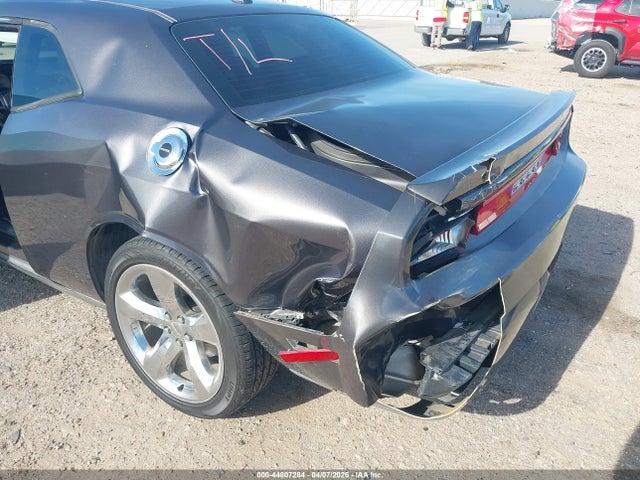 Продажа на аукционе авто 2014 Dodge Challenger Sxt, vin: 2C3CDYAG0EH111747, номер лота: 44807284