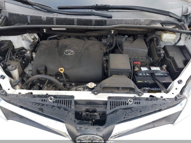 5TDKZ3DC6KS983108 Toyota Sienna Le 8 Passenger