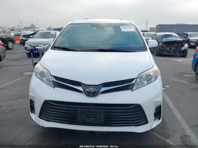 5TDKZ3DC6KS983108 Toyota Sienna Le 8 Passenger