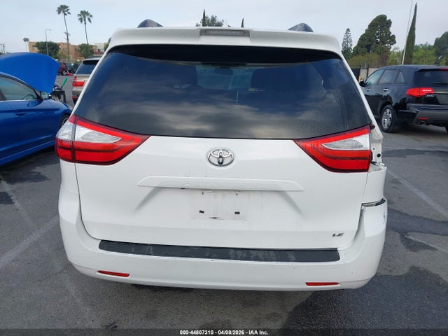 5TDKZ3DC6KS983108 Toyota Sienna Le 8 Passenger
