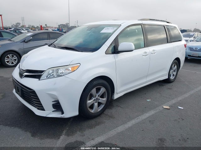 5TDKZ3DC6KS983108 Toyota Sienna Le 8 Passenger