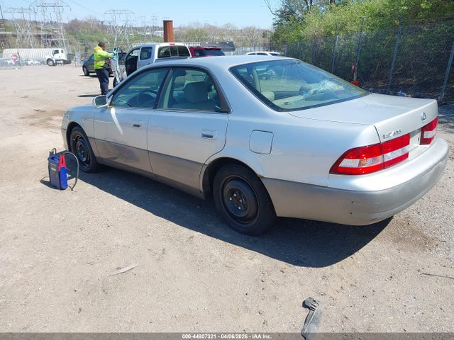 2001 LEXUS ES 300 JT8BF28G810322034 Photo 2