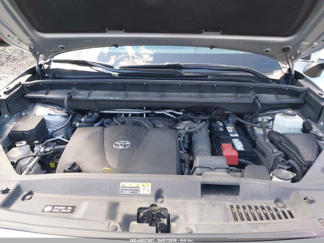 5TDHZRBHXNS586016 Toyota Highlander Xle