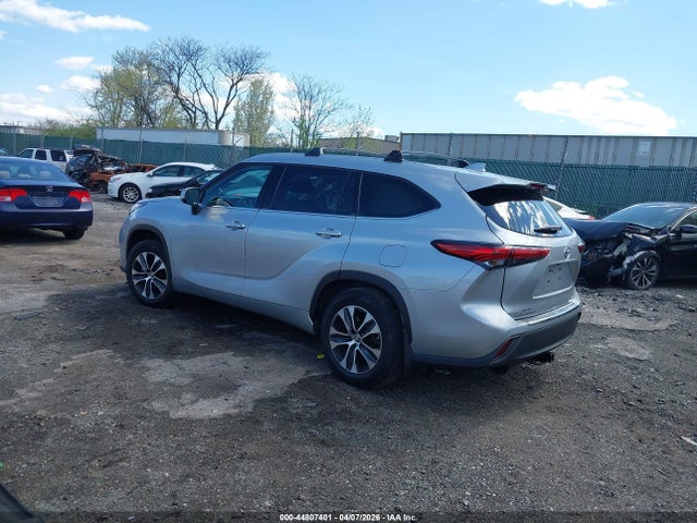5TDHZRBHXNS586016 Toyota Highlander Xle