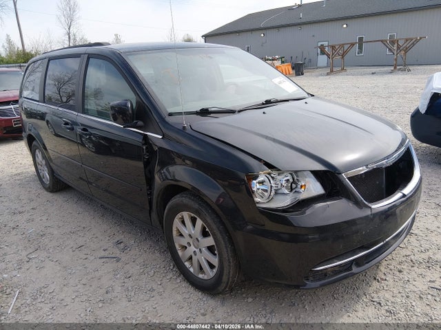 Aukcja sprzedaży 2015 Chrysler Town & Country Lx, vin: 2C4RC1AG8FR698727, numer aukcji: 44807442