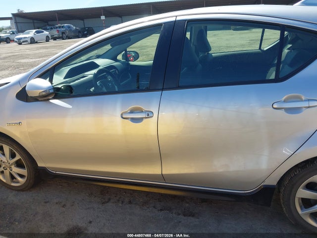 JTDKDTB32H1598586 Toyota Prius C Four